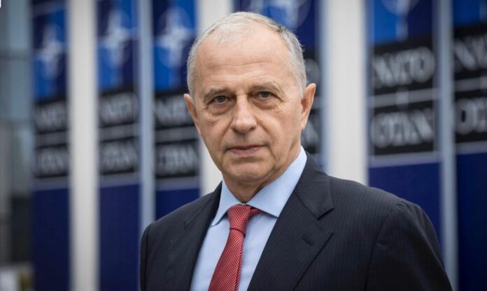 Neamțu: Geoană este indiscutabil cel mai competent candidat din punct de vedere politic, dar fără sprijin de partid mare nu intră în turul 2!