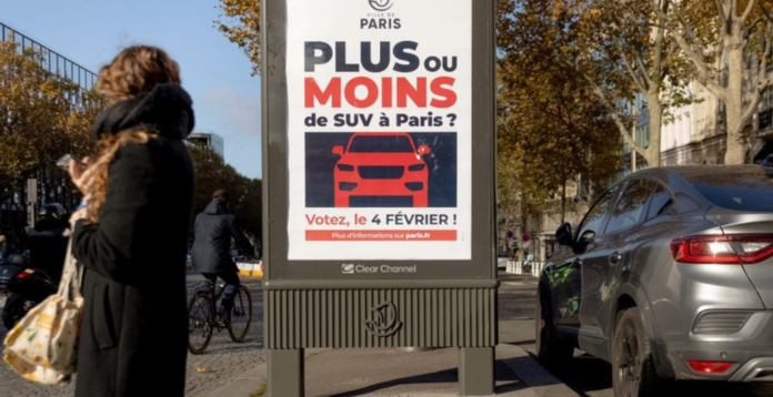 SUV-urile vor plăti de trei ori prețul parcării în Paris, așa au decis parizienii la referendumul de duminică