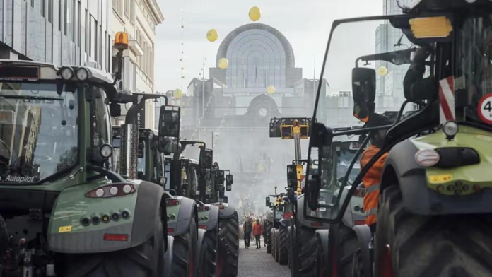 The Guardian: Ascensiunea de neoprit a suveraniștilor și naționaliștilor din UE creează panică printre birocrații verzi de la Bruxelles