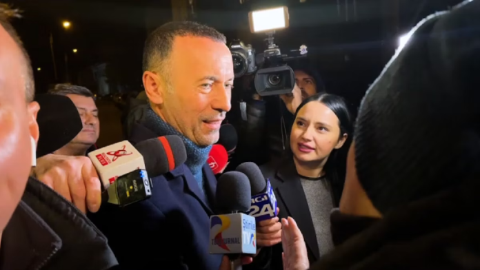 Dezvăluiri din dosarul DNA: Iulian Dumitrescu, sute de mii de euro pe vacanțe exotice/ Cine este denunțătorul/ Interceptări din dosar