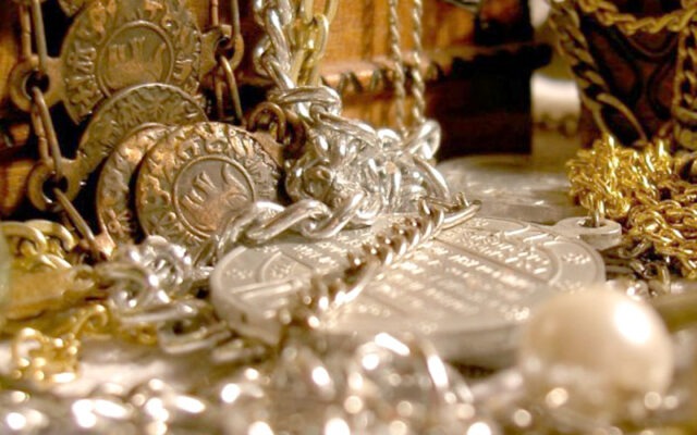 Înjurătura lui Medvedev e semn bun, problema e că noi n-am vrut Tezaurul înapoi de la ruși!