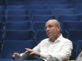 “Ce trebuie să știm / Ca să nu … greșim”: Situația Americii devine explozivă, proteste interne contra regimului Trump, geoeconomia dependentă de deciziile ruso-chineze, contestări dure din partea europenilor / Despre prostie și proști (2)