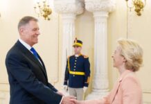 Iohannis la Congresul PPE nu a făcut nicio referință la “români”, ci doar la „europeni” și la războiul din Ucraina. Von der Leyen a zis depre el ca “e un bun european”!