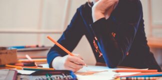 Dezastru în sistemul de educație, îmbogățirea meditatorilor. Un profesor din Timiș a câștigat 575 000 de lei într-un singur an!