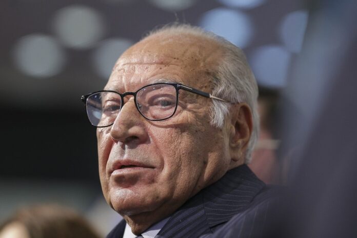 Gușă: Dan Voiculescu i-a chemat la ordin pe Ciolacu și Ciucă, dar n-are argument de negociere decât posibilii scuipați de la A3. Piedone joacă individual!