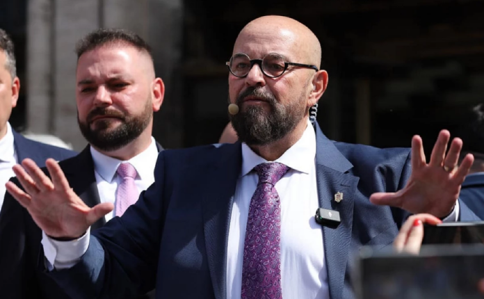 Ghilezan: Ciolacu și Voiculescu, protectorii lui Piedone, speră să scape de oprobriul public prin uitare