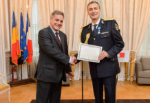 În pat cu dușmanul