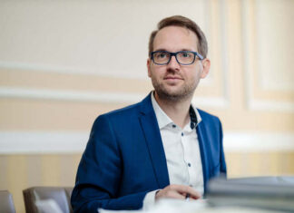 Dominic Fritz are acces neautorizat, ilegal, la informațiile clasificate, susține un fost director SIE