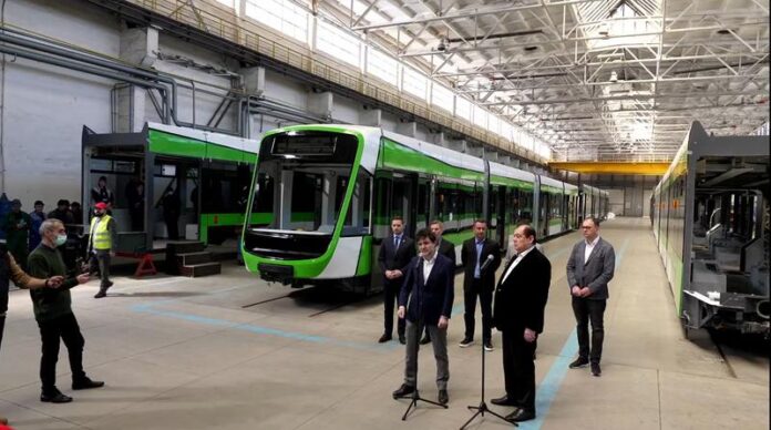 Achiziția celor 100 de tramvaie cumpărate de Primăria Bucureștiului din fonduri europene a ajuns în atenția procurorilor DNA. Nicușor Dan este vizat de anchetă