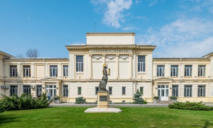 Eugen Mihăescu bate obrazul Academiei Române, făcând legături cu scandalul Coldea.