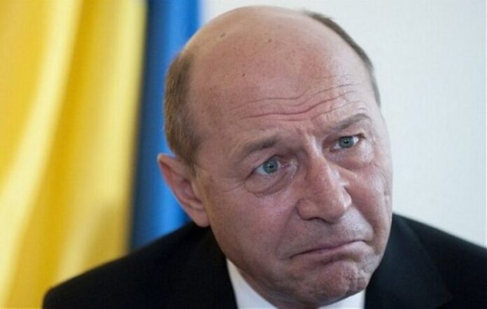 Băsescu, atacat dur de deputatul Cristescu: Petrov, te-a scos Coldea la ”produs” pentru Nicușor ca pe o târfă bătrână!