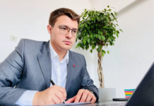 Civicul băcăuan Cristian Ghingheș „pedalează” împotriva lui Viziteu