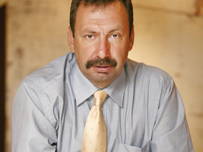 Antreprenor român bate peste obrazul gros al politicienilor. Alecu:”Votăm o listă de “turişti “navetişti Bucureşti – Bruxelles!”