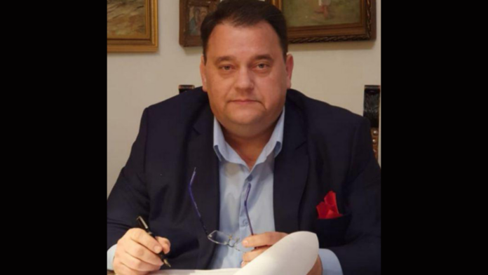 Hartmann: Epoca căderii imperiul american s-a declanșat, aviz lingătorilor români de clanțe americane!