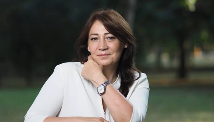 Profesoară despre distrugerea vacanței elevilor: ”Altădată însemna soare, libertate și cărți de aventură. Acum, elevii se rup de telefoane doar pentru a ajunge în localuri exclusiviste sau în destinații de lux!”