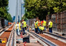 Lucrările la „Tramvaiul corporatiștilor” au fost sistate. Unul dintre constructori acuză Primăria că nu a plătit