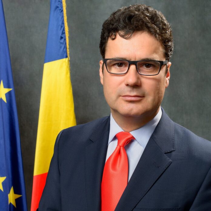 Petrișor Peiu: Abuzurile de la SNSPA sunt de ordin penal. Vina aparține conducerii universității, Pricopie să își dea demisia!