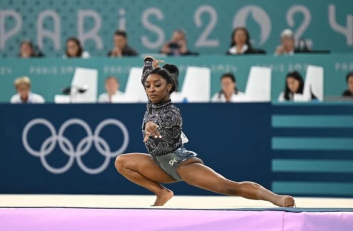 Gușă: Americanii se luptă și ei pentru medalia lor la gimnastică, iar campioana Simone Biles propune o “românească” pentru rezolvare, adică 3 medalii de bronz. Orice pentru acoperirea corupției din sport!