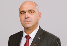 Dosar de candidat – Kolcsar Anquetil-Károly, UDMR. Motto – „Îmi cumpăr case în Ungaria cu banii câștigați din contracte cu statul român!”