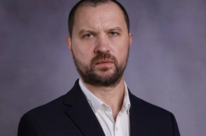 Tapalagă despre Iohannis: “A fost Împăratul de pe tronul WC-ului potrivit!”