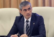 Dosar de candidat – Dumitru Lucian Lungoci, PSD. Motto – „Eu deputat în parlament, soția consultant pentru primărie, bani de la stat să fie.”