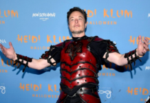 Neuralink este “numele numărului Fiarei”. Transumanistul Elon Musk va pune pe fruntea omului semnul apocaliptic: 666 – VIDEO