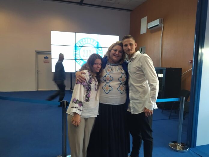 Diana Șoșoacă, lansare spectaculoasă a candidaturii la prezidențiale: s-a dansat “Hora Unirii”