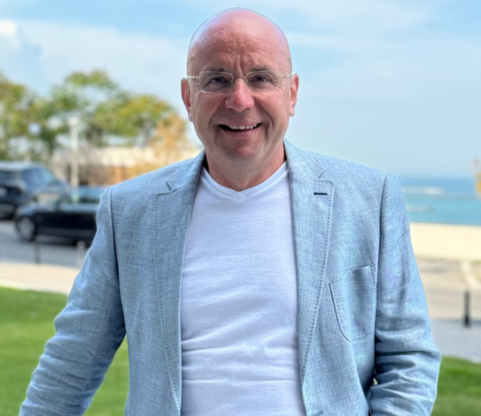 Gușă: Criza politică în SECURISTAN, Ziua 5. Suveraniștii și 3 situații ciudate: muțenia lui Georgescu în timpul confruntărilor, de ce Simion se “împușcă în picior” de fiecare dată când are șanse să parvină/progreseze politic, POT născut-crescut-dizolvat “din păduri”.