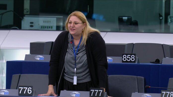 EVADARE.RO: “CCR a căzut de la abuz la penibil!” Comentariul fragmentelor aberante din decizia CCR referitoare la Diana Șoșoacă