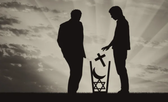 Marea Britanie devine o țară “fără de Dumnezeu”: mai multi atei decât creștini!