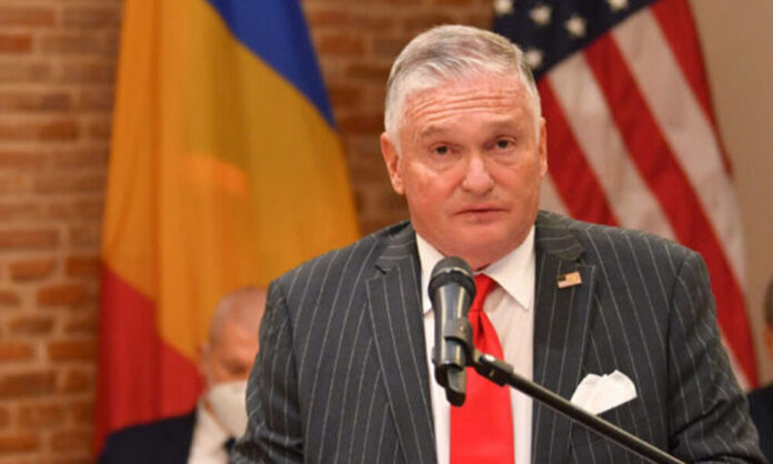 Octavian Știreanu (Cotidianul), despre fostul ambasador SUA: “Excelența sa, Zucky”!