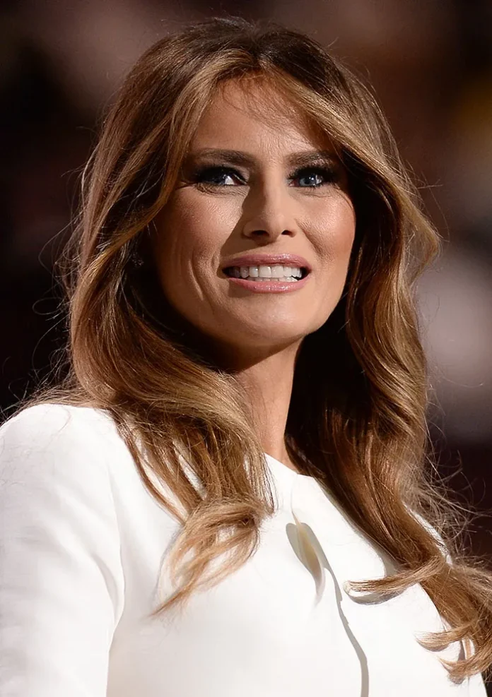 Personalitatea internațională a săptămânii – MELANIA TRUMP: O Primă Doamnă inteligentă și sofisticată, care a întors votul feminist în favoarea soțului său!
