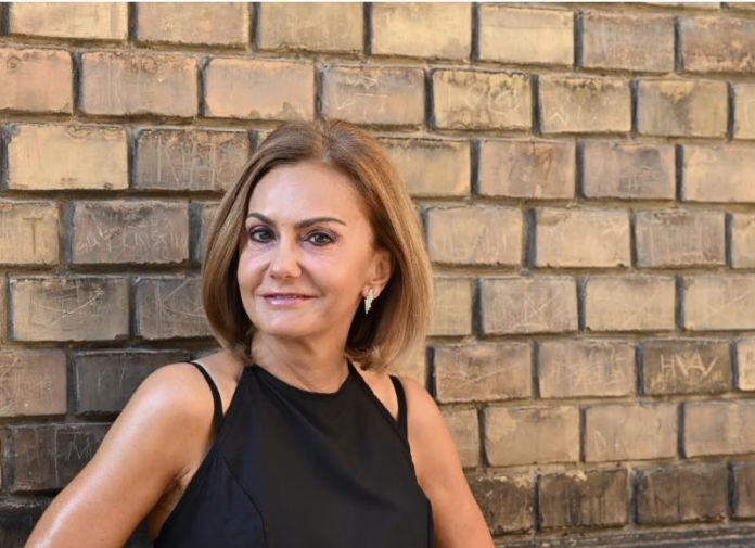 Judecătoarea Adriana Stoicescu: În 89 eram în piață și urlam ”Există Dumnezeu” și ”Libertate”. Azi se urlă ”libertate pentre LGBT” și ”vrem adopții de copii pentru tata 1 și tata 2”. Voi azi cereți moarte de Crăciun