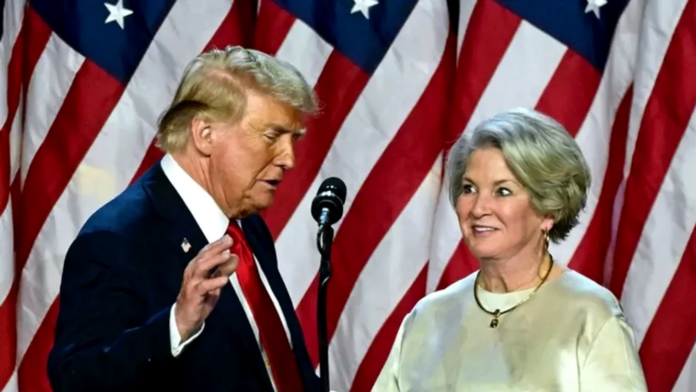 „Fecioara de gheață”. Prima femeie care va ocupa funcția de șef de cabinet al Casei Albe. A contribuit la victoria lui Trump în alegeri