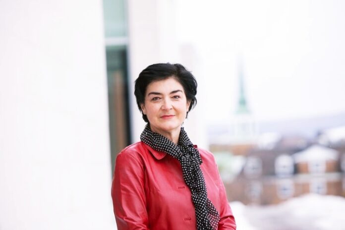 CONTRIBUTORS, interviu cu Lavinia Stan, profesoară de politologie în SUA: “ România post-comunistă pare a fi gripată de influența serviciilor secrete!”