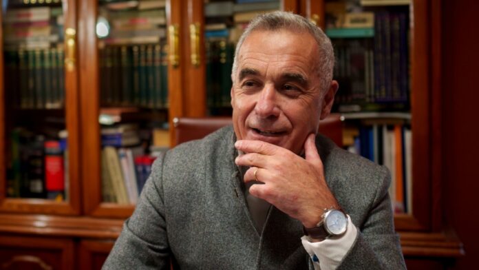 Călin Georgescu s-a dezlănțuit la Sky News: Soros încearcă să mă împiedice să preiau puterea!