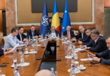 Ionescu: BOMBA legată de negocieri este că se poartă în case conspirative, la Parlament sunt trimiși doar de formă oameni din eșaloanele inferioare!