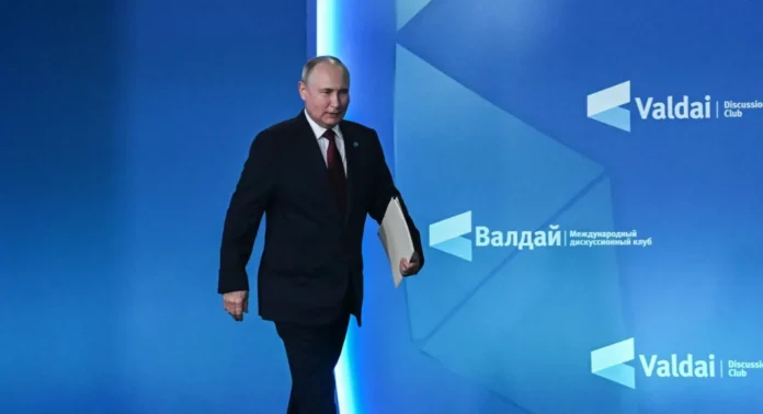 Director al influentului club rus Valdai: Tot ceea ce se întâmplă acum cu Europa stârnește curiozitate, dar exclusiv de natură materială. Puteri precum Turcia privesc Europa ca prădători. Iar aliații americani tratează criza partenerilor europeni ca o afacere