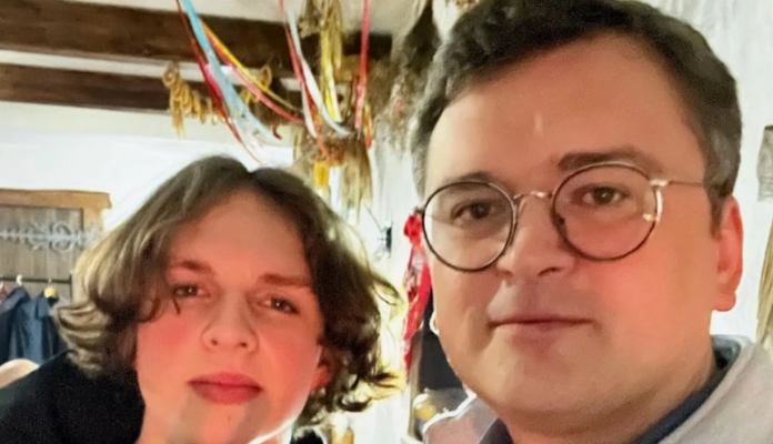 Fostul ministru de externe al Ucrainei nu și-a lăsat fiul să lupte în Armată