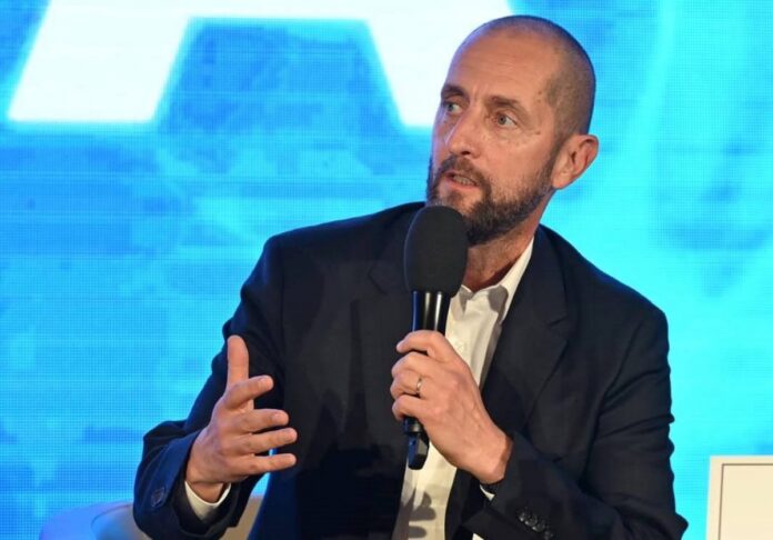 ‘Bătălia pentru Președinție’, un horror de infarct. În timp ce rulează se închid fabrici, uzine și combinate