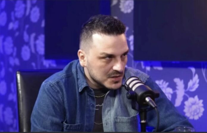 Makaveli îl atacă dur pe Călin Georgescu: “Când pe noi ne-a luat Poliția din cauza ta, tu stăteai în casă și postai, iar de mine te-ai dezis public!”