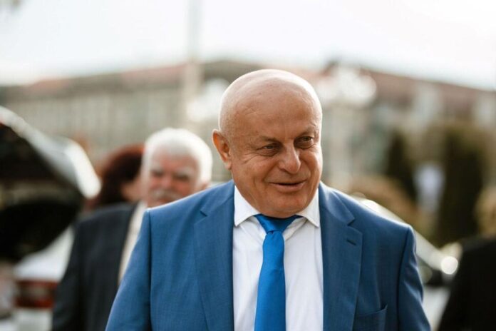 Risipa incredibilă a banului public! Director la stat, 100 de mii de euro primă de pensionare, apoi reangajat tot la ROMSILVA cu salariu de 9000 de euro pe lună