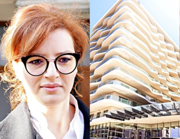 Fiica și ginerele lui Băsescu au 3 apartamente la NORDIS, dar mai cer și despăgubiri!