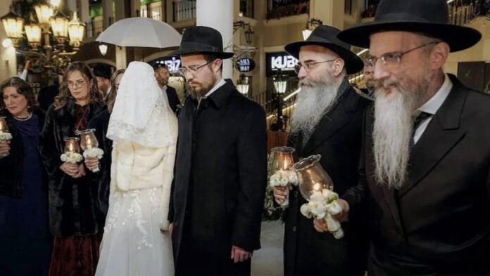 REACTIUNEA: “Rabinul” lui Putin vorbește despre copilăria acestuia, petrecută împreună cu o familie de evrei hasidici!