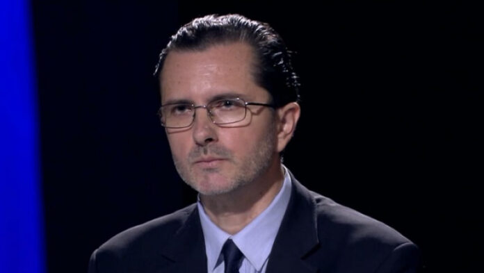 Mai mulți jurnalişti cer demisia de onoare a lui Vasile Bǎnescu din calitatea de membru al CNA!