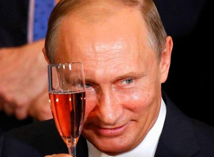 Varoufakis: Interzicerea lui Georgescu e un cadou magnific al UE pentru Putin!