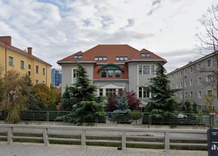 O fundație a UDMR a cumpărat o vilă de lux, cu vedere la Parcul Central din Cluj-Napoca, cu peste 9 milioane de euro