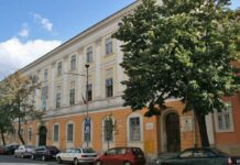 Caz revoltător la Liceul Báthory din Cluj. „Nu aveți decât să-i traduceți!”