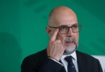 Kelemen Hunor îl desființează pe Sprînceană: “ Nu are pregătire să vorbească despre politică, poate doar la cârciumă!”