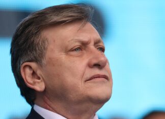Crin Antonescu: AUR are o mare problemă, mulți dintre susținători sunt mai degrabă pro Georgescu, decât pro Simion!